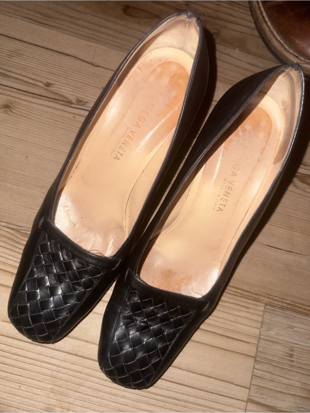 Bottega Veneta Black Woven Leather Flats